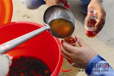 东莞供电局抢修人员到海南昌洒为海岛亮灯