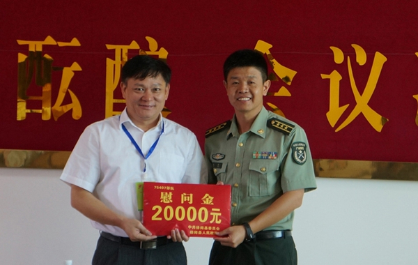 徐闻:县委书记率团慰问驻徐部队官兵