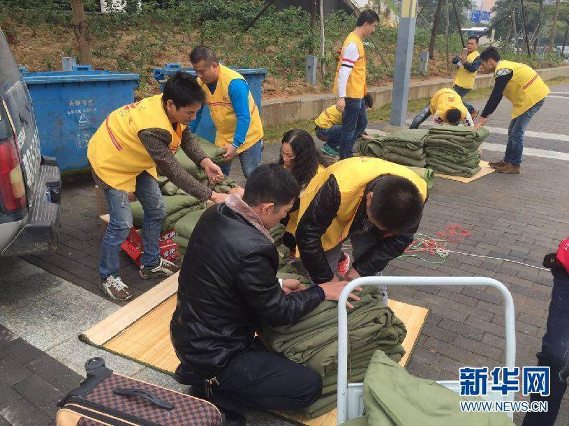 深圳山体滑坡事故安置点现场：624人已转移至附近酒店居住