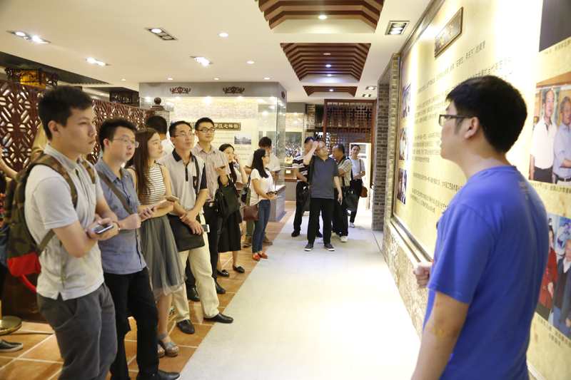 佛山·大城工匠采访团走访新石湾美术陶瓷厂