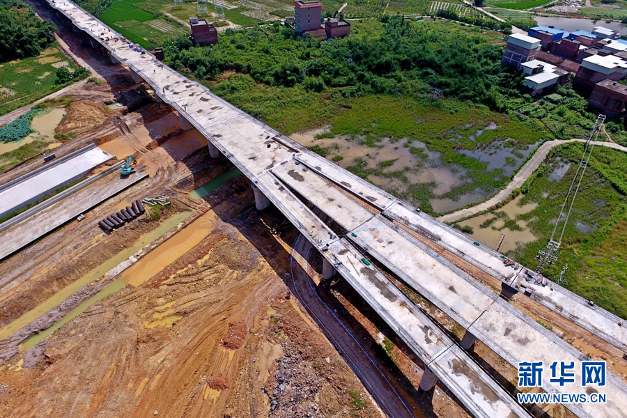 【网络媒体走转改】高铁标准建设的广清城轨