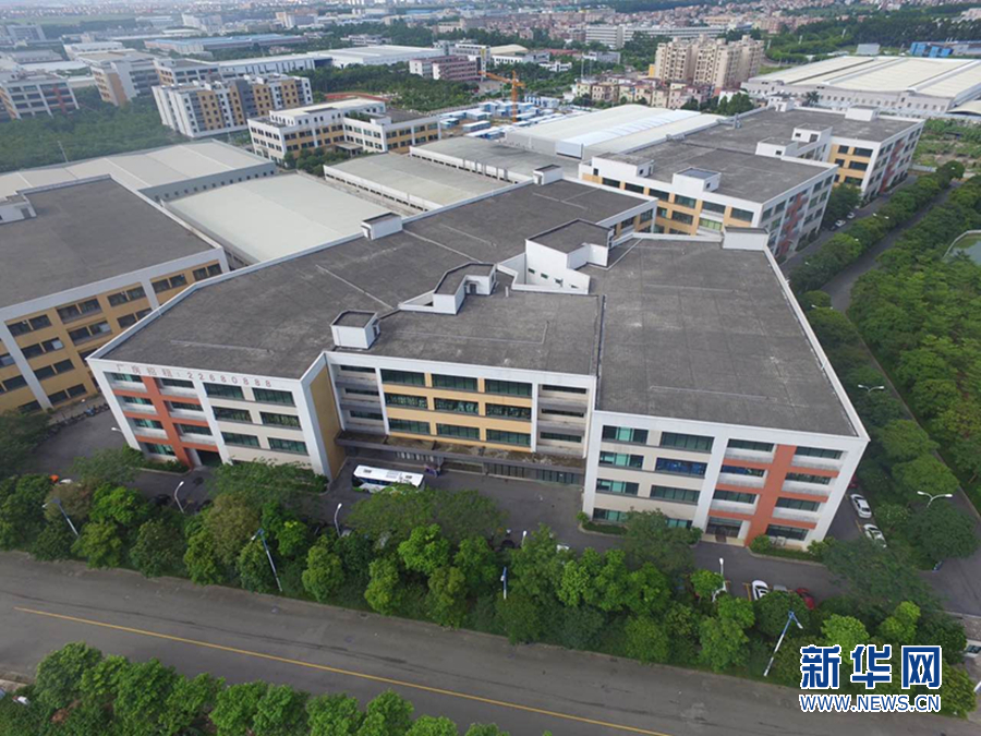 粤造粤强 采访团走进广东伊雪松 感受机器人的