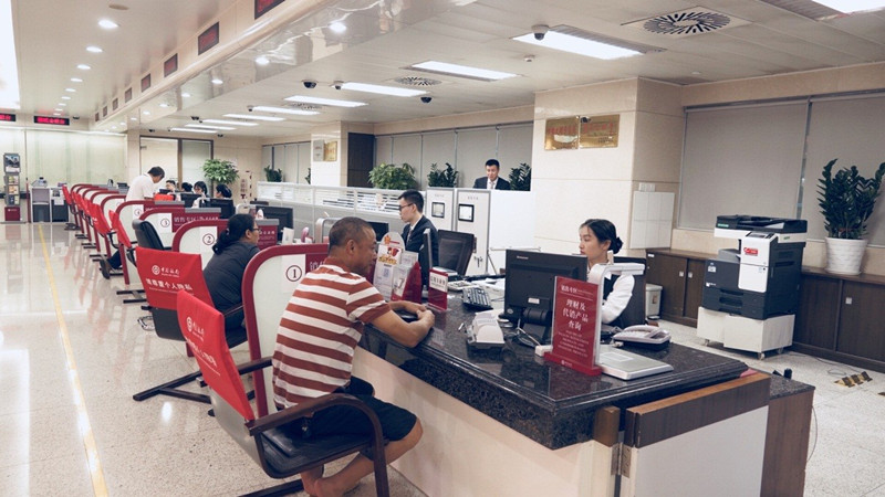 强台风山竹肆虐后 深圳中行恢复营业为市民提