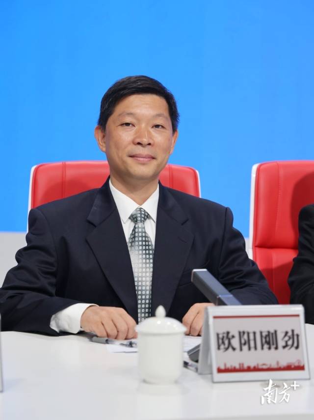 中山市卫生健康局副局长欧阳刚劲。
