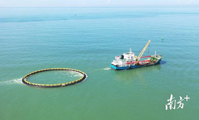 汕尾市江牡岛海域海洋牧场开放式养殖用海项目开工现场。