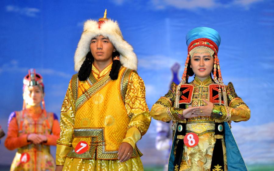 多彩蒙古族服饰秀_图片频道_新华网