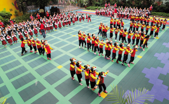 广州学前教育顽疾多:幼儿园保教费私立是公立