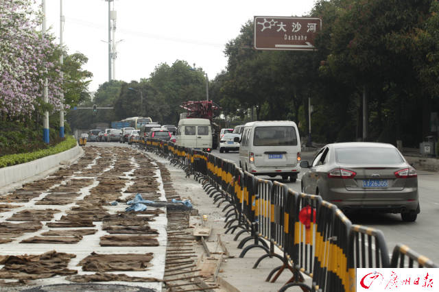 广州多处主干道进入 围蔽施工模式