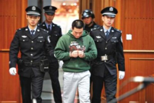 男子因同学垫付小姐陪酒费后一直唠叨将其打死