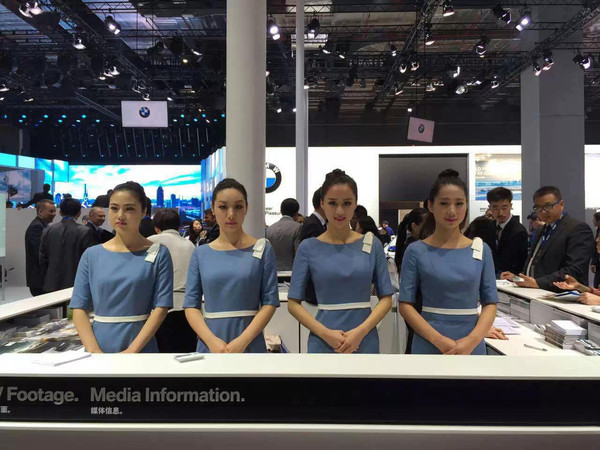 上海车展没车模? <em>前台</em>、销售连<em>清洁工</em>都是<em>美女</em>