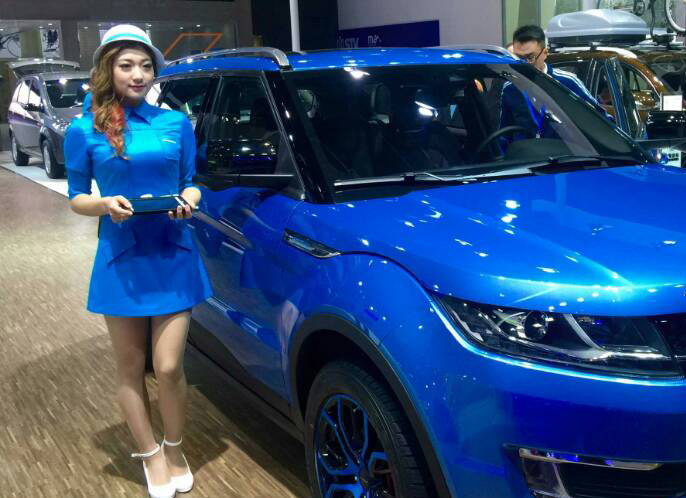 上海车展没车模? <em>前台</em>、销售连<em>清洁工</em>都是<em>美女</em>