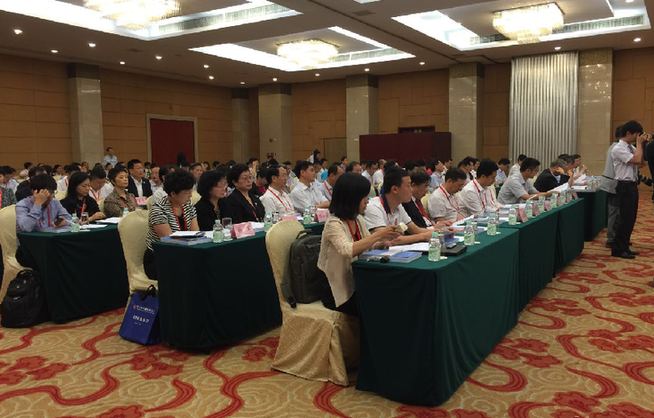 广东省党政领导与院士专家座谈会在广州举行