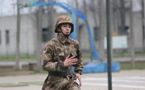 《真正男子汉》刘昊然高考完就奔片场