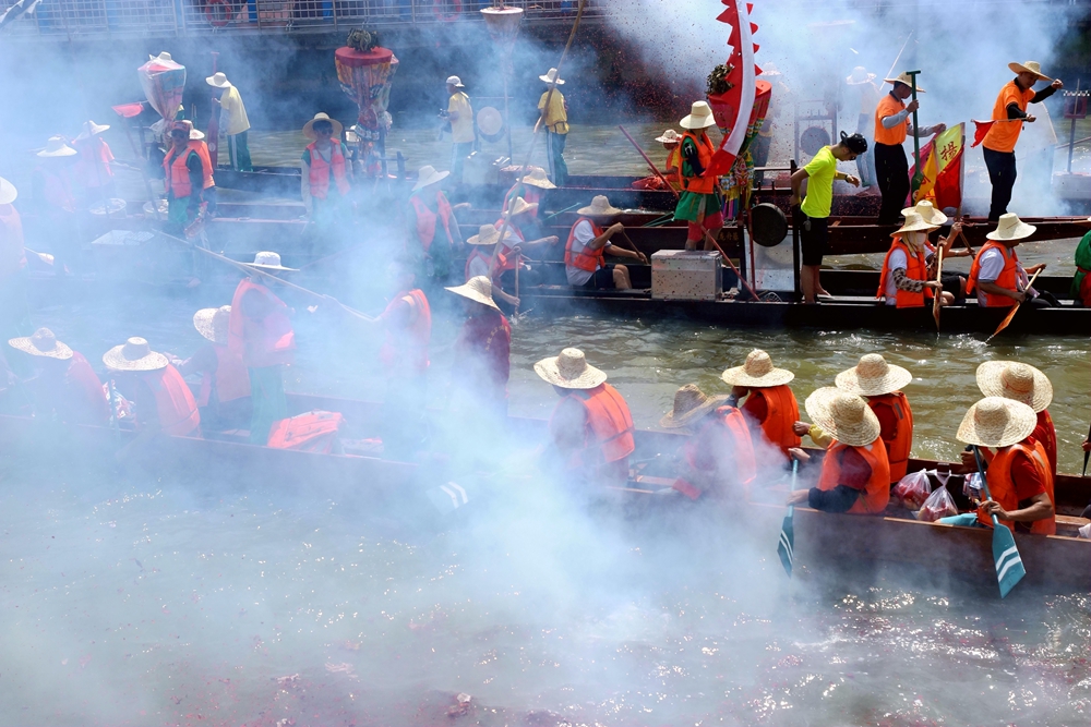 热辣端午 广州龙舟赛火热上演