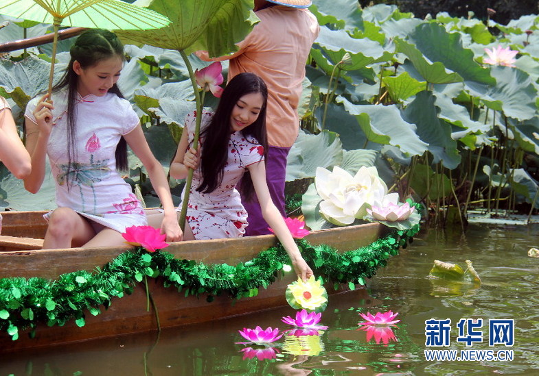 珠江形象大使泛舟游园倡议环保