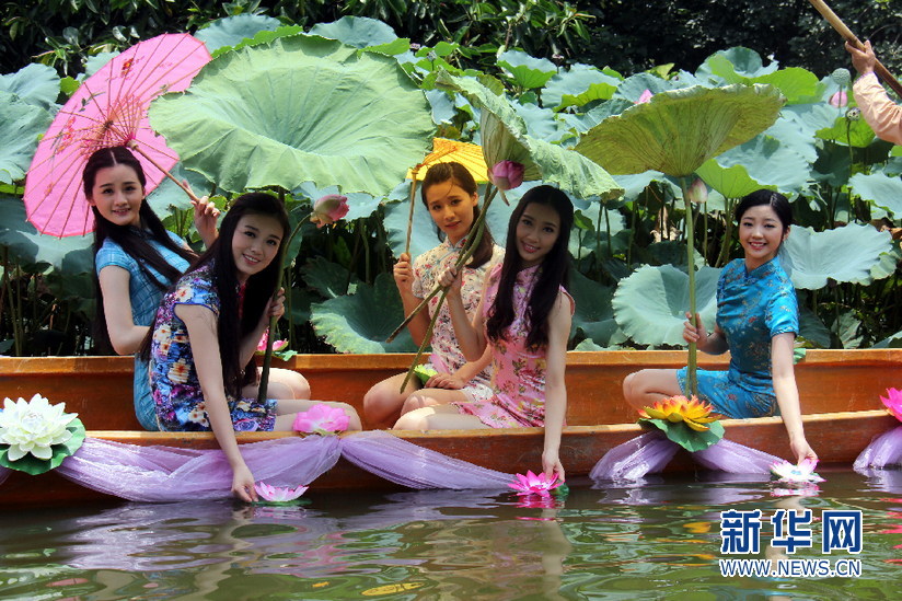 珠江形象大使泛舟游园倡议环保