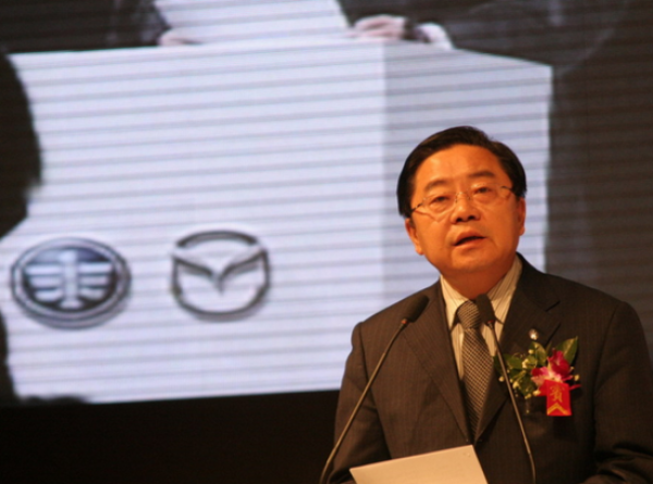 中国第一汽车集团公司原党委书记、董事长徐建