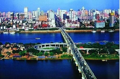 社科院公布10年后最富24城 佛山东莞入选 广深