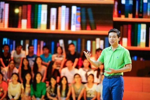 李彦宏做客《开讲啦》 节目现场首创四宗最