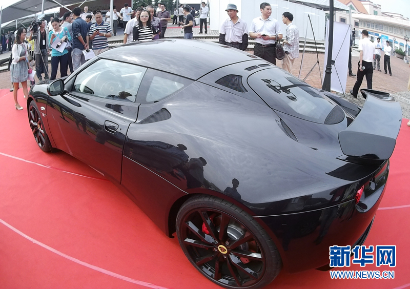 广州首个平行进口汽车展在南沙举行