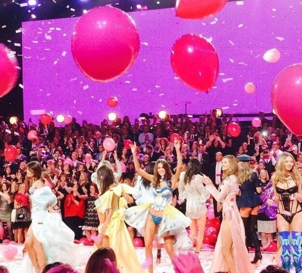 内衣秀视频_内衣秀视频网站_<em>夜火情趣</em>内衣秀