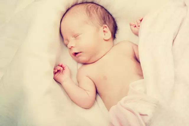 超级妈妈|对付婴儿鼻塞的技术贴