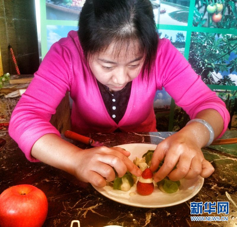 白衣天使化身厨娘欢庆妇女节