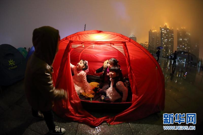 为欢度圣帕特里克节 广州塔爱尔兰风情浓郁 -