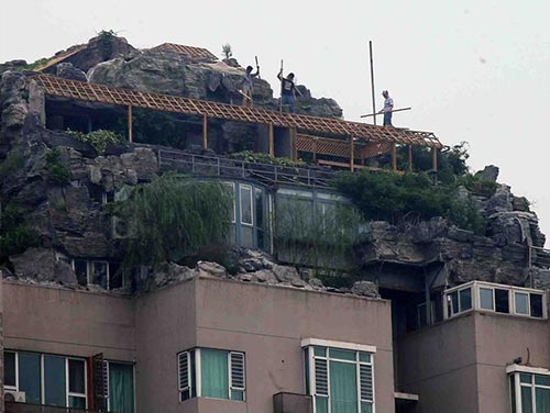 杭州古建筑被刷成土豪金