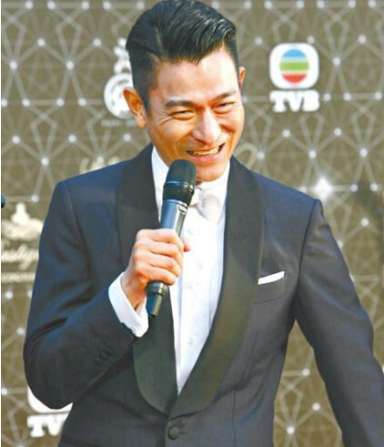 刘德华幽默回应朱丽倩再孕:之前说我是同性恋