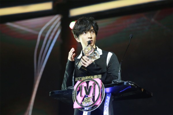 薛之谦群访不改段子手风格 忙霸屏成综艺达