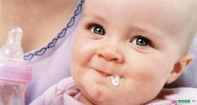 涨姿势:生理性吐奶和病理性吐奶的区别