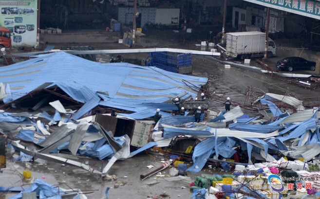 佛山扶西市场遭强风袭击 造成2死1伤