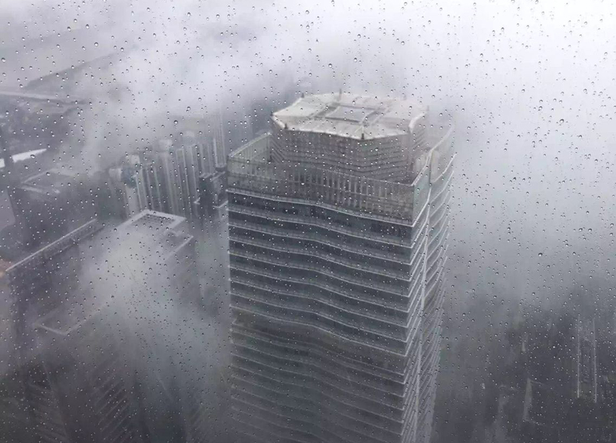 一场暴雨后广州变水城 网友实拍水浸路况