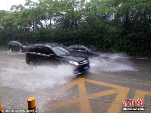 南方多省遭暴雨轮番侵袭部分地区雨量破历史极