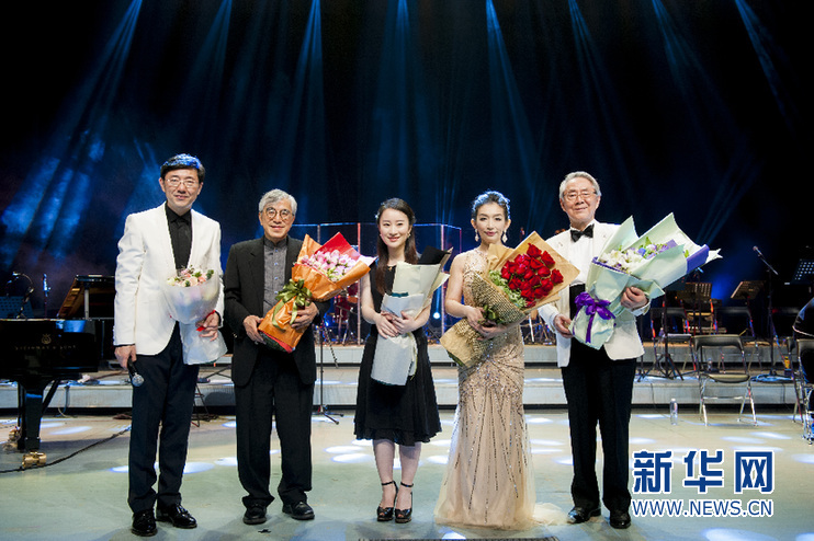 唱歌、弹钢琴、奏吉他,院士登上舞台亮出艺术