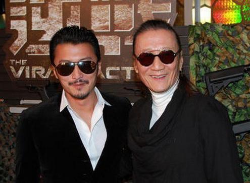 79岁谢贤拍戏遇车祸 肋骨骨裂谢霆锋紧张