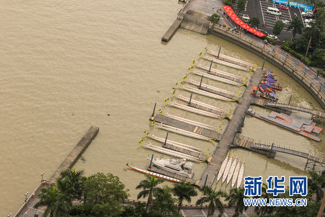 抢先看!2016广州国际龙舟邀请赛30条龙舟已下