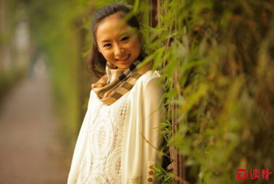 世界十佳美丽空姐深航刘苗苗甜美生活私照曝光