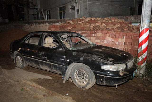 湛江600警力围攻问题村庵里村画面曝光