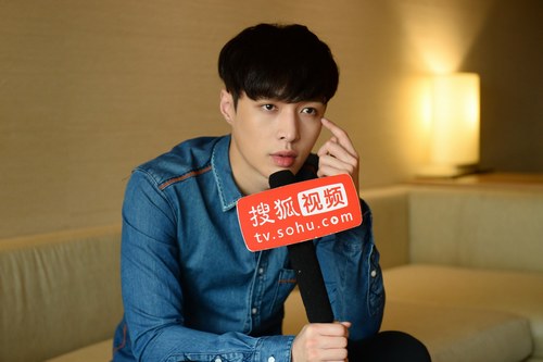 张艺兴:聊到泡菜咽口水,喜欢性格互补的女孩