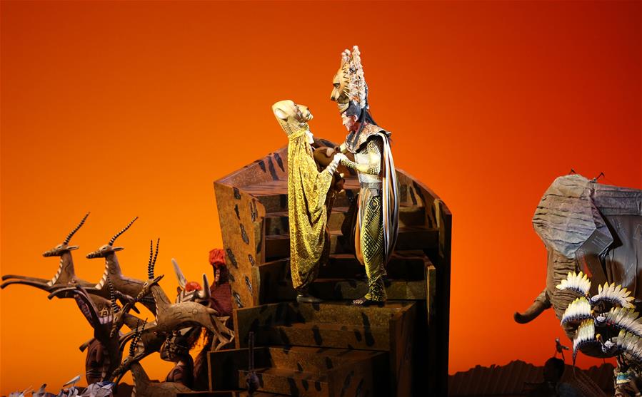 迪士尼音乐剧《狮子王》中文版首演 京剧广场