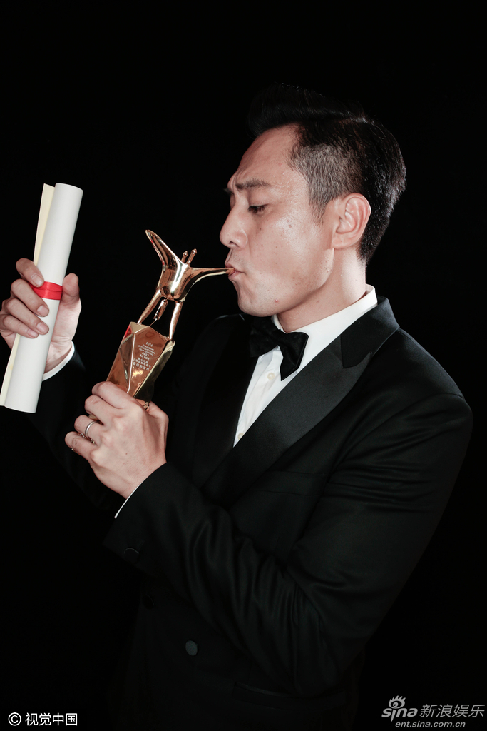 上影节闭幕 刘烨获最佳男演员奖