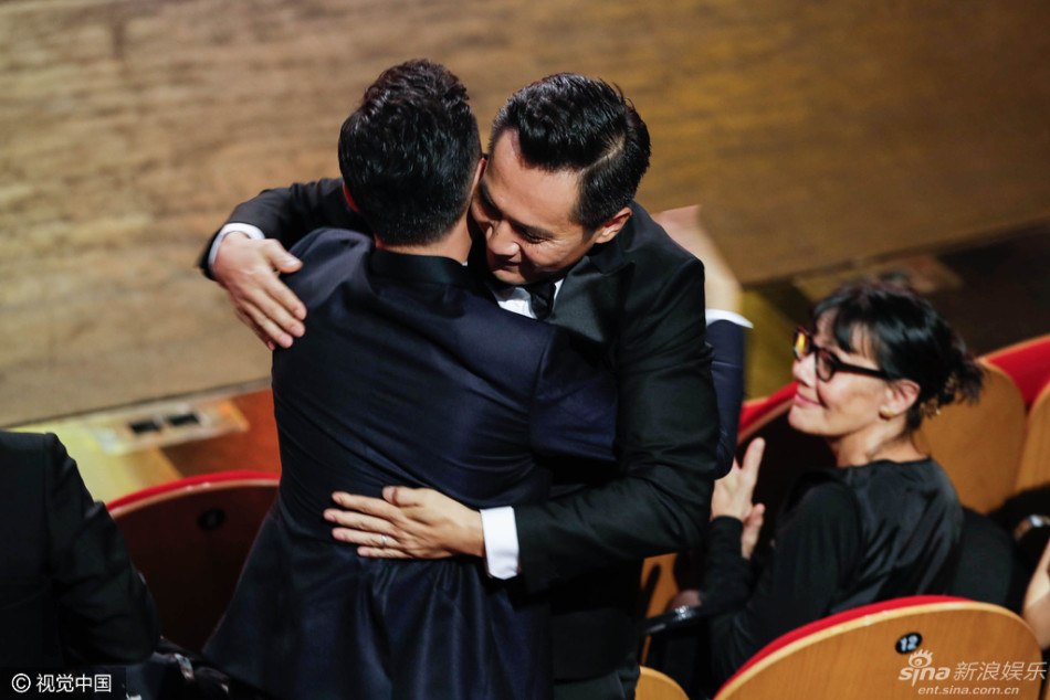 上影节闭幕 刘烨获最佳男演员奖