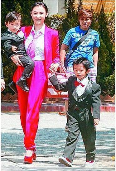 张柏芝的颜值回来了腰间的赘肉怎么破?