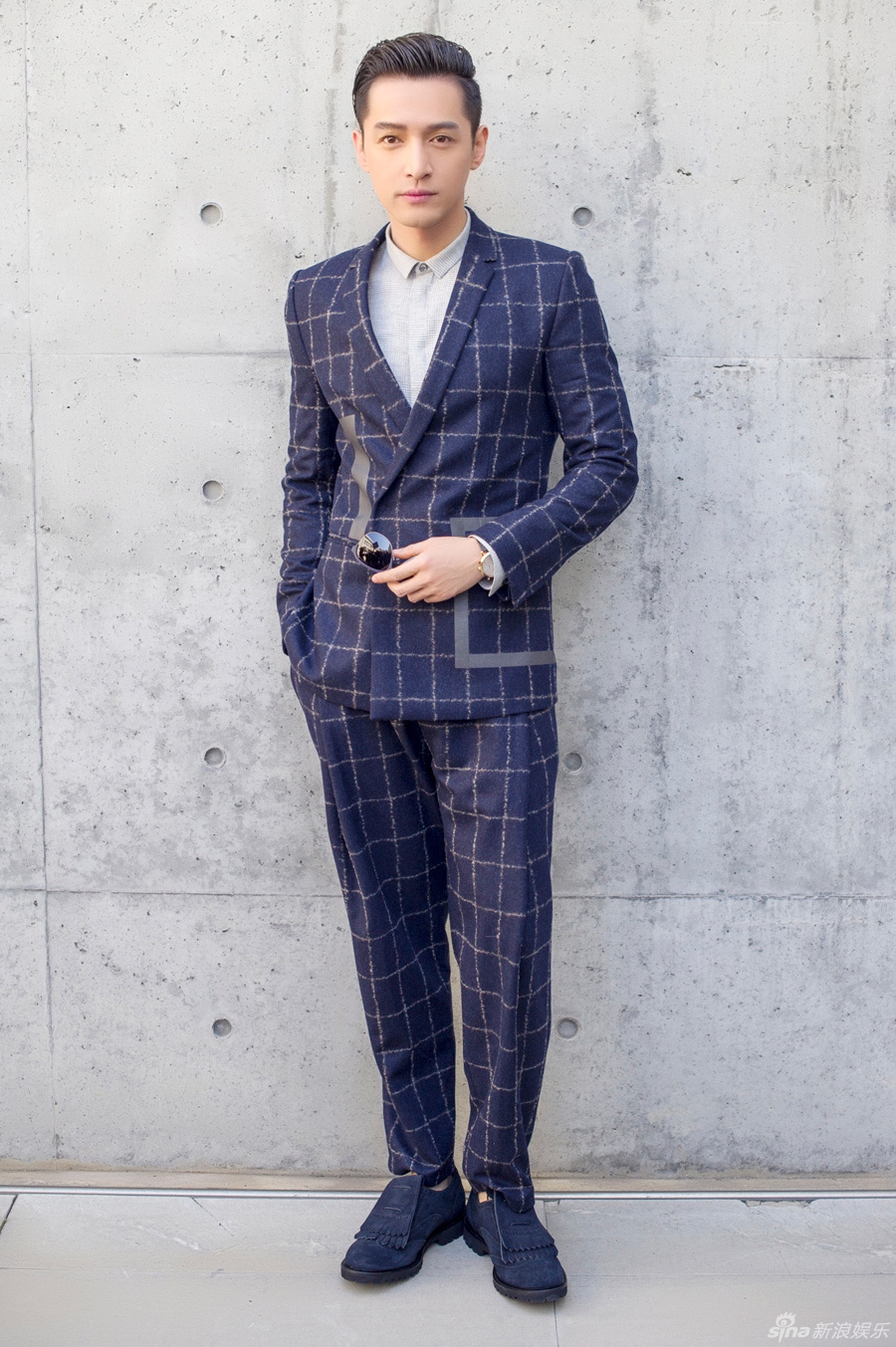 胡歌亮相米兰时装周 风度翩翩帅气逼人