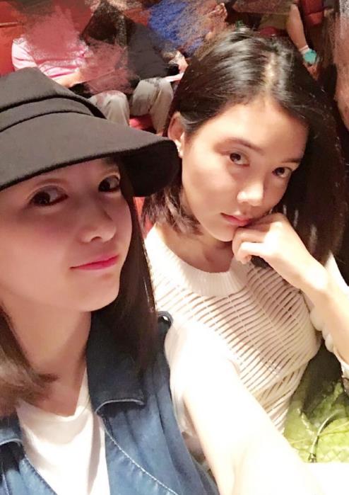 车晓晒合影与江疏影PK素颜,看看谁更美?