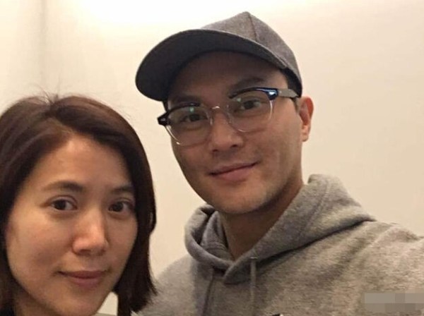 袁咏仪凑齐四姐妹打麻将 曝与张智霖婚姻危机