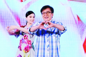 成龙:与网络时代脱节 最想和巩俐演爱情片