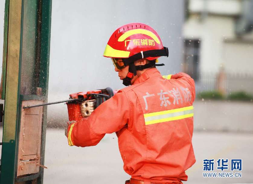 千名消防官兵羊城大练兵 高低视角看硬汉
